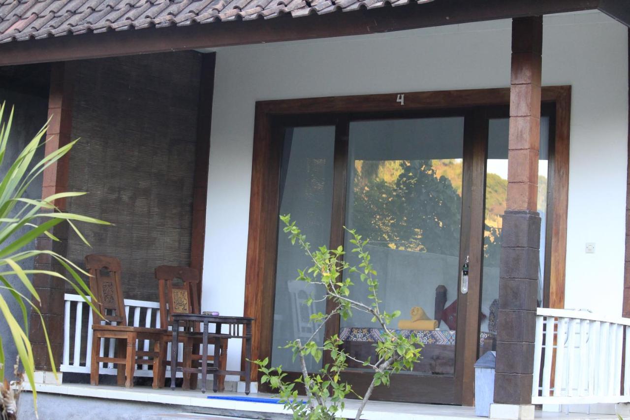 Coconut Beach Bungalows & Warung 2 아메드 외부 사진