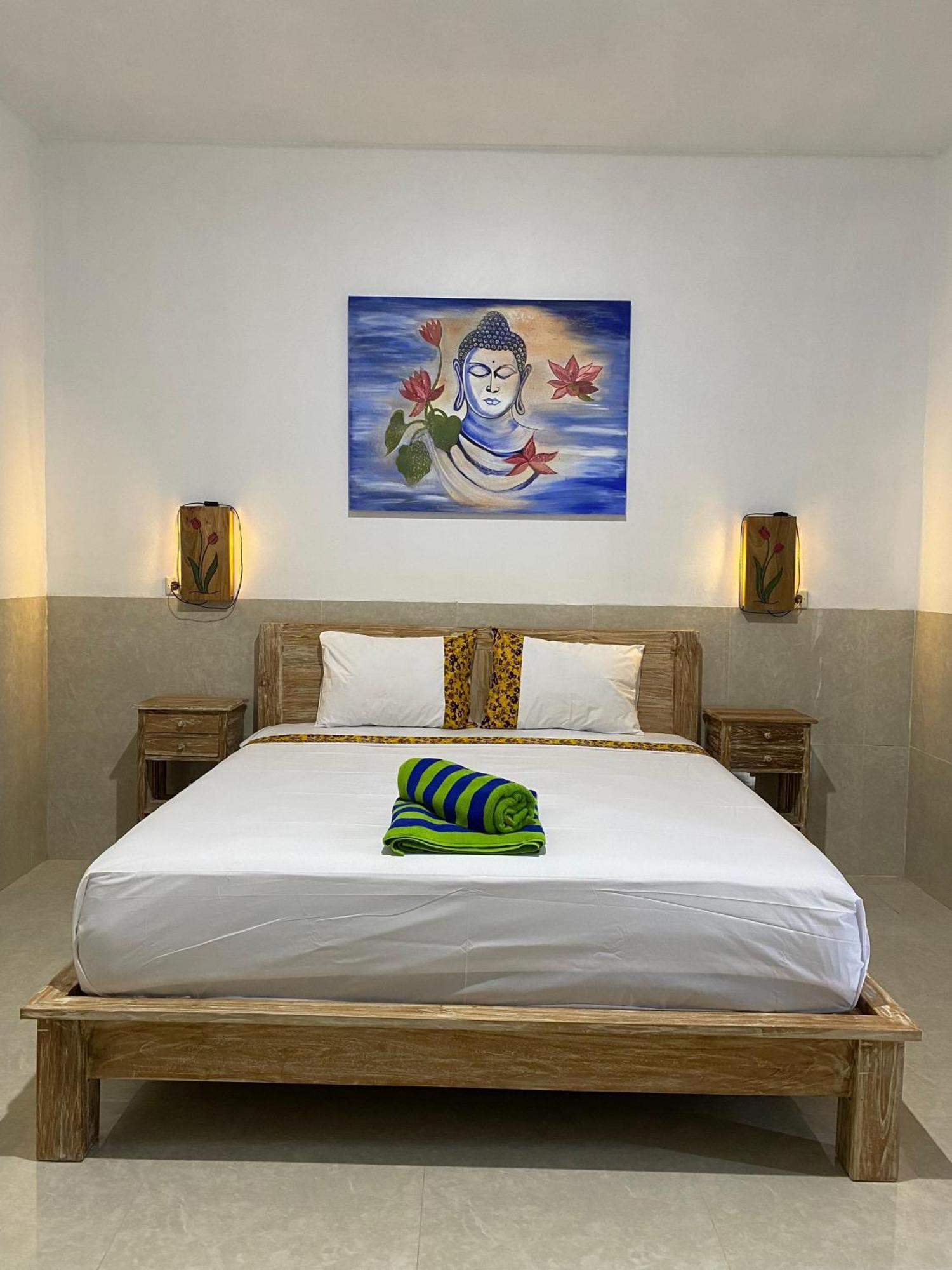 Coconut Beach Bungalows & Warung 2 아메드 외부 사진