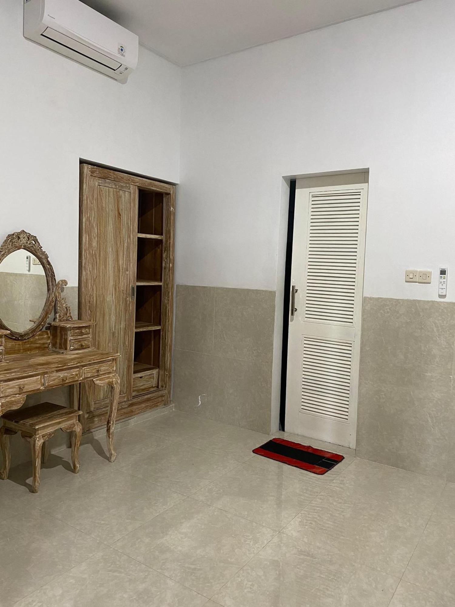 Coconut Beach Bungalows & Warung 2 아메드 외부 사진