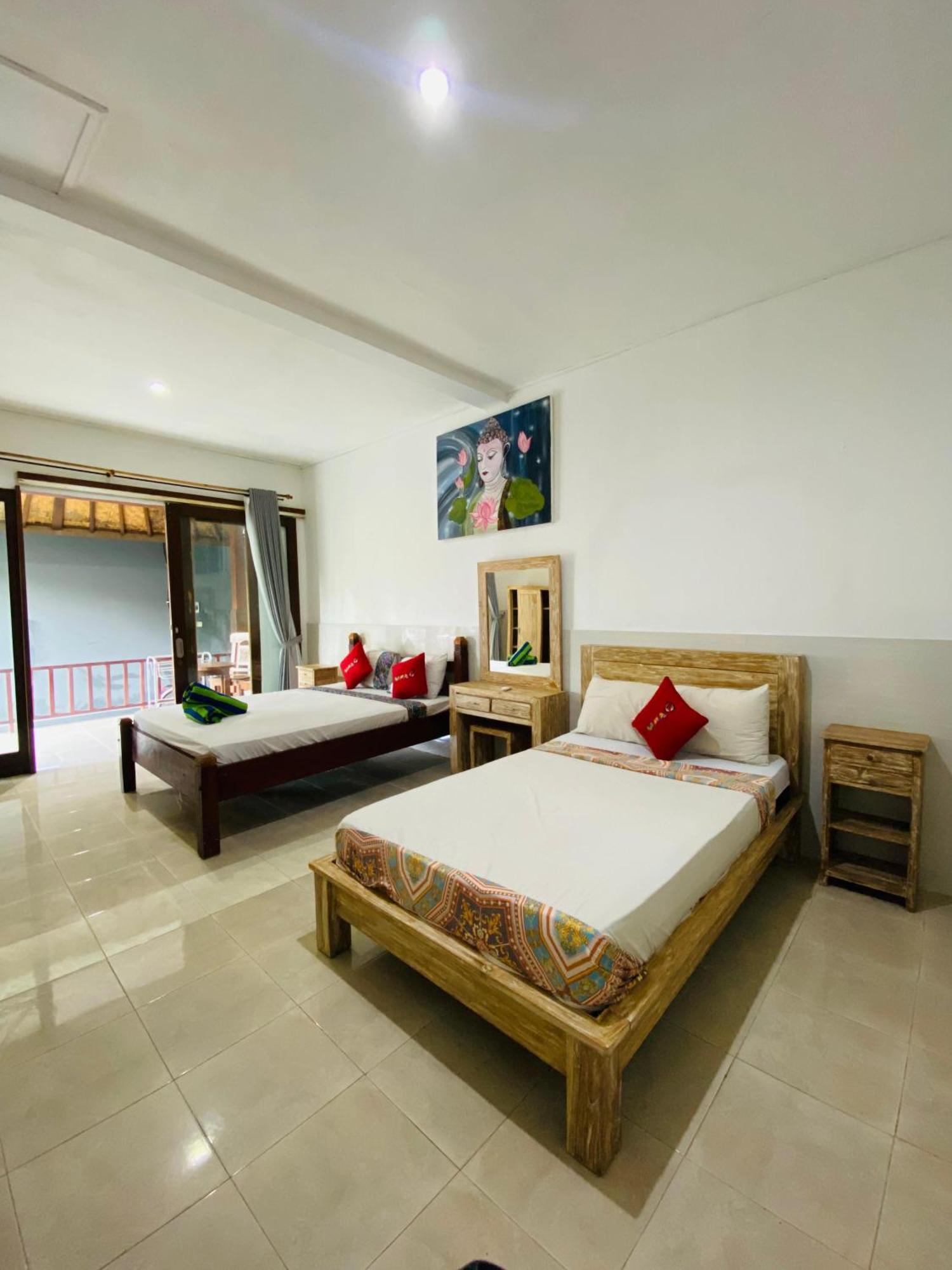 Coconut Beach Bungalows & Warung 2 아메드 외부 사진